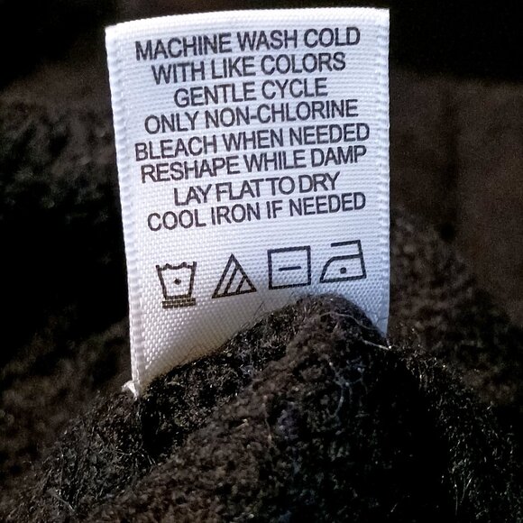 NEW No Comment Black V-Neck‎ Cable Knit 3 Button Cardigan Sweater Size  L - Picture 7 of 9